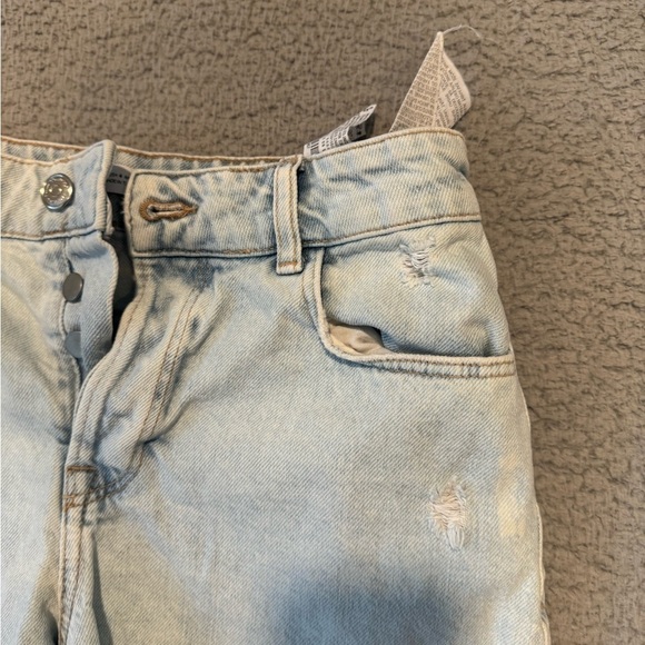 ZARA Distressed denim shorts Size 4 Color Blue - Picture 3 of 10